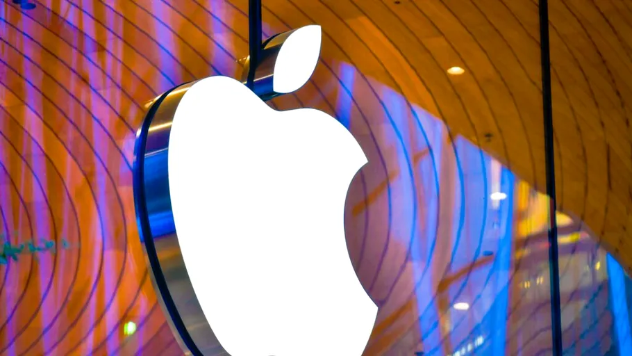 Apple a găsit o modalitate prin care fentează tarifele lui Trump impuse Chinei. 97% din iPhone-urile exportate ajung în SUA prin această stratagemă