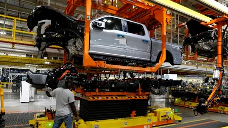 Ford, în criză: pierderi de un miliard $ din cauza unui incendiu