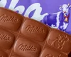 Ciocolata Milka ajunge în fața instanței. Acuzații de ambalaje înșelătoare și prețuri umflate