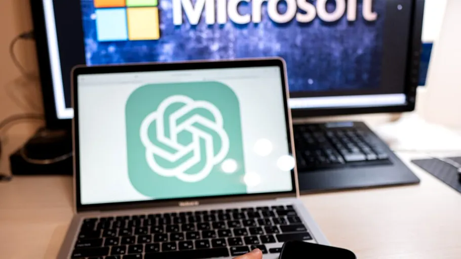 Război total între OpenAI și Microsoft: Parteneriatul de aur se destramă, iar acuzațiile de practici anticoncurențiale amenință viitorul AI
