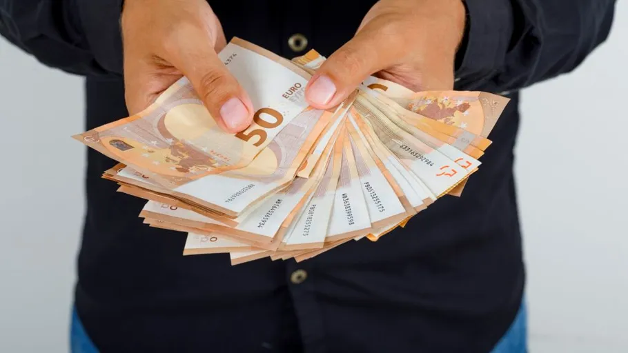 Țările cu cele mai mici salarii minime din UE. Unde se află România?