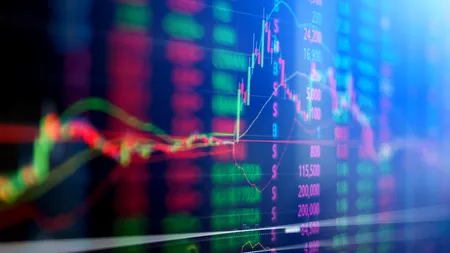 Românii au mizat pe mărfuri în 2025: cu 201% mai multe tranzacții prin XTB. Patru din zece clienți noi au ales criptomonedele.