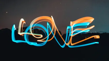 Britanicii sunt prea politicoși ca să-și găsească dragostea, spune un nou sondaj