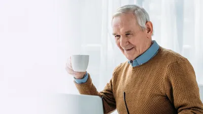 Americanii trecuți de 75 de ani și-au mărit semnificativ averea în ultimele decenii, în timp ce tinerii sub 35 de ani au stagnat