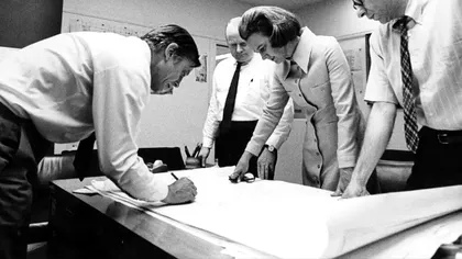 În ziua demisiei, Warren Buffett a recomandat un film: „Fiecare american ar trebui să vadă acest documentar despre prima femeie CEO din Fortune 500”