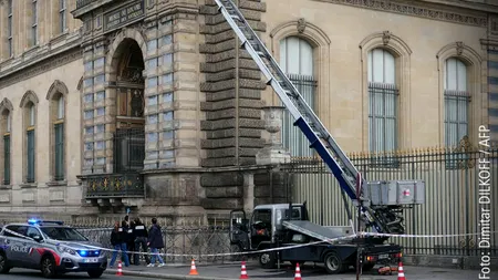 Producătorul macaralei folosită în jaful de la Luvru își face reclamă cu imagini din fața muzeului