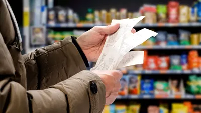 XTB: Dulciurile de Crăciun rămân scumpe, deși cacaoa și zahărul s-au ieftinit. De ce nu se vede reducerea la raft