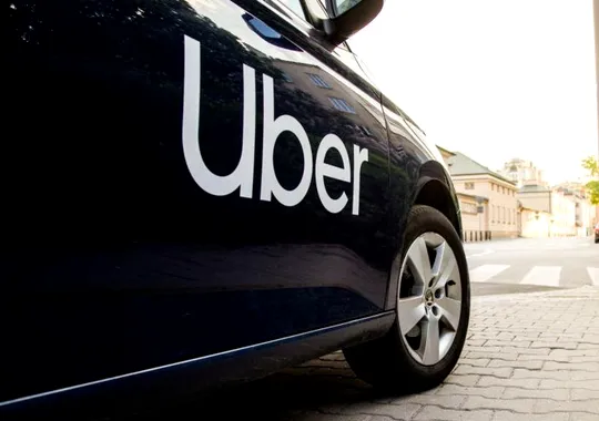 Uber își schimbă strategia în Europa. Extinderea Uber Eats este pusă pe pauză în mai multe țări