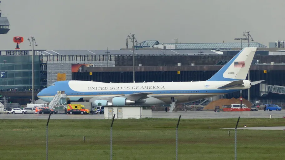 Luxul lui Trump ajunge la un nou nivel: Boeing-ul primit din Qatar, transformat în Air Force One cu preț de palat