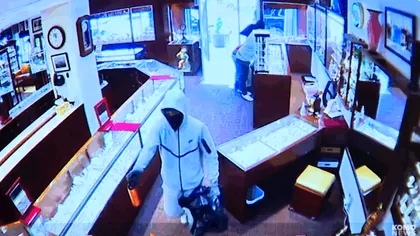 Jaf în timp record: Hoții au furat bijuterii de 2 milioane de dolari în mai puțin de două minute. Video