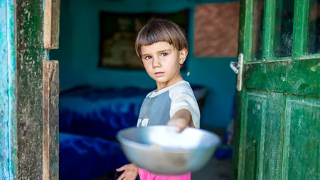 Eurostat: peste o treime dintre copiii români, expuși riscului de sărăcie și excluziune socială