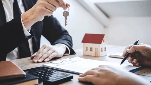 Apartamentele din România s-au scumpit cu peste 30% în trei ani. Chiriile au crescut cu până la 100 de euro pe lună