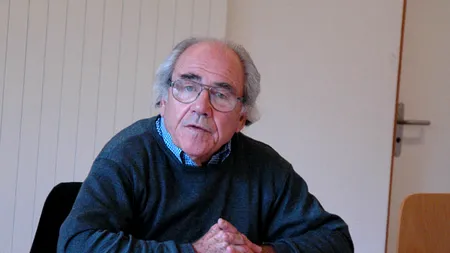 Cum a prezis filosoful francez Jean Baudrillard inteligența artificială de astăzi cu 30 de ani înainte de ChatGPT