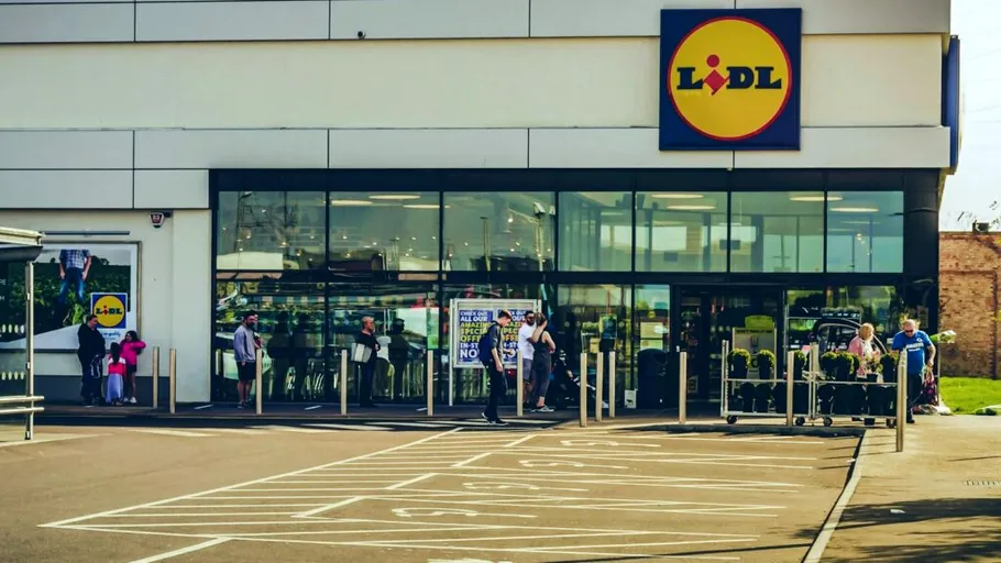 Lidl, obligată să plătească 50 de milioane de dolari către un rival francez, după o decizie privind reclame considerate înșelătoare