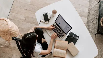 Cercetătorii confirmă: „work from home” te face mai fericit