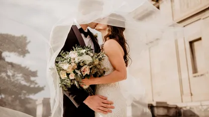 Căsătoria, un pariu periculos? Tinerii fug de „costurile vieţii împreună”, iar rata căsătoriilor scade din ce în ce mai mult