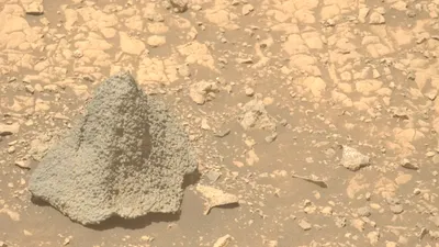 Roverul Perseverance a descoperit un coif misterios pe Marte. Compoziția sa din sfere minerale i-a surprins pe cercetători