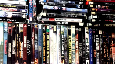 DVD-urile devin mai valoroase ca niciodată. Mulți români le au deja pe rafturi, dar nu le cunosc adevărata valoare