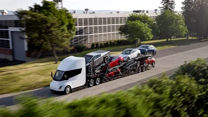 Camionul electric Tesla Semi atinge o putere de încărcare record (VIDEO)