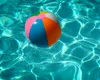 Piscina: un business de vară cu simboluri și aventuri, care inspiră și România