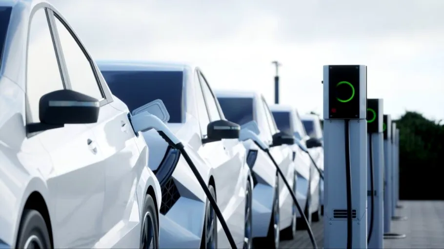 Piața EV din România frânează brusc: înmatriculările se prăbușesc cu 70%