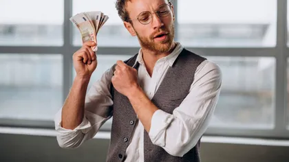 Salarii uriașe pentru directorii executivi de top din Marea Britanie. În timp ce alții strâng cureaua, ei se bucură de majorări pentru al treilea an consecutiv