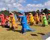 Japonia, cuprinsă de „febra” curselor în costume de dinozaur: de la un show viral la o industrie de milioane de dolari