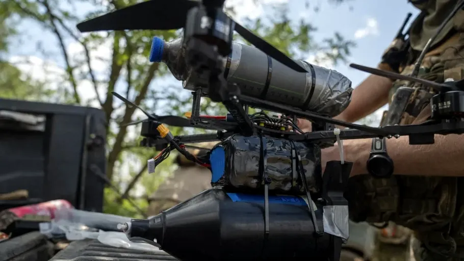 Germania semnează un contract de finanțare pentru producția de drone destinate Ucrainei. Unele pot transporta 50 kg de exploziv