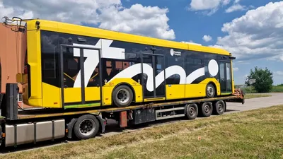Primul troleibuz high-tech a sosit în Timișoara. Călătorii se vor bucura de încălzire în scaune, internet wireless și prize pentru încărcarea telefoanelor