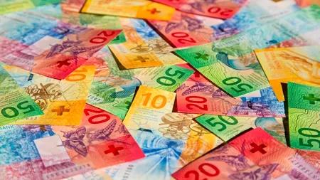 Apreciere puternică a leului față de CHF, la cursul oficial. Aurul, la cel mai mic preț, din ianuarie, până azi