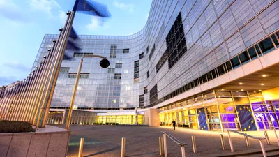 România, în pragul unui dezastru financiar! Bruxelles-ul amenință cu suspendarea fondurilor europene și a miliardelor din PNRR