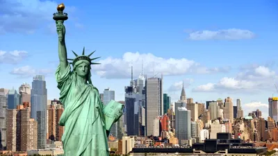 Regulile stricte la granițele SUA descurajează turiștii europeni – aceștia aleg tot mai des Canada, Africa și Asia