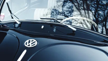 Volkswagen pregătește revoluția software și își crește masiv participația în Rivian. Amazon, detronat în lista acționarilor