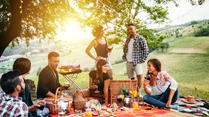 Cât se muncește în România. Câte zile libere se acordă legal