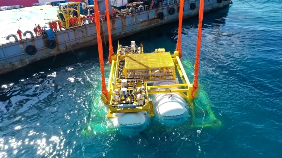 China își scufundă centrele de date în ocean, ca să le țină „la rece”. Soluția neconvențională împotriva supraîncălzirii care uimește lumea tech