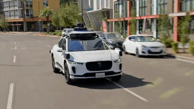 Waymo își lansează propriul serviciu de robotaxi-uri în 2026