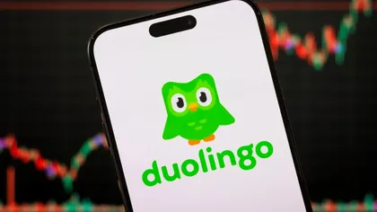 CEO-ul Duolingo le promite stabilitate angajaților: nu vor fi înlocuiți de AI, dar sarcinile lor vor suferi schimbări majore
