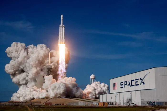 SpaceX investește 2 miliarde de dolari în xAI, compania de inteligență artificială a lui Elon Musk, pentru a concura cu OpenAI