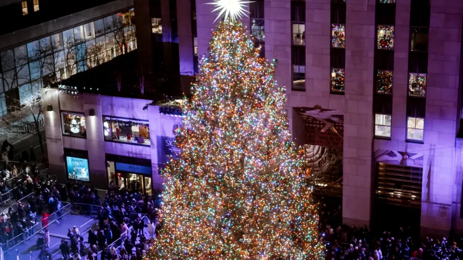 Cei mai spectaculoși brazi de Crăciun care au cucerit planeta și pe care trebuie să-i vezi măcar o dată în viață