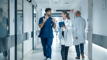 Care sunt cele două industrii care angajează pe bandă rulantă. Specialiștii avertizează: „Dacă nu lucrezi în aceste două domenii, riști să rămâi pe dinafară!”