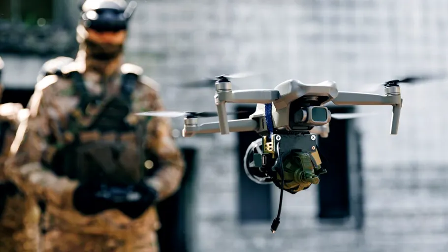 Polonia și România își construiesc „armele viitorului”. Explozie de drone în Estul Europei